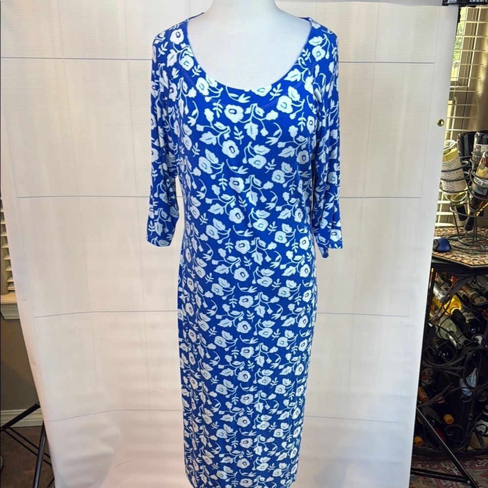 Monroe & Main Blue Sheath Dress with 3/4 Sleeves and Scoop Neck
